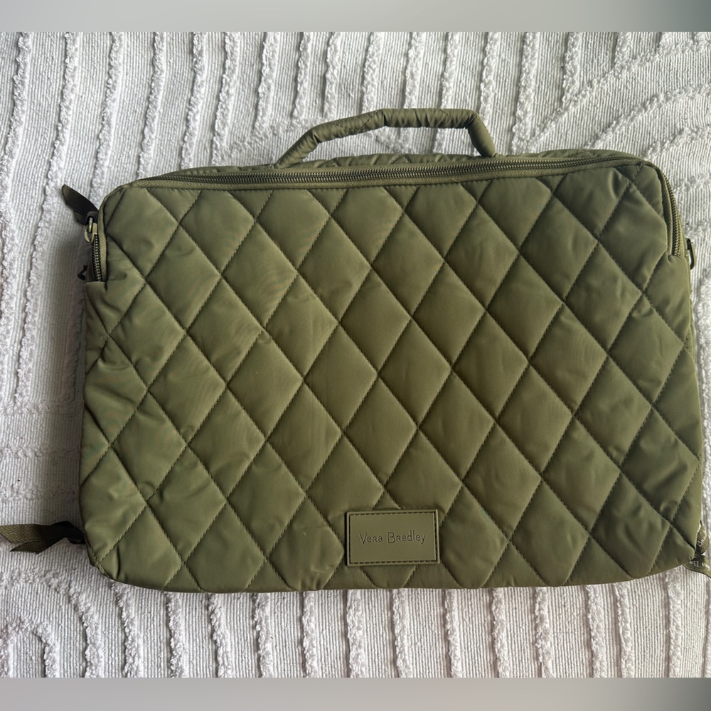 Like new Vera Bradley olive green/floral sage laptop organizer